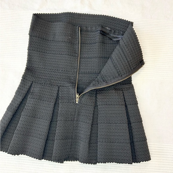 Sans Souci Peplum Strapless Top - Picture 4 of 10